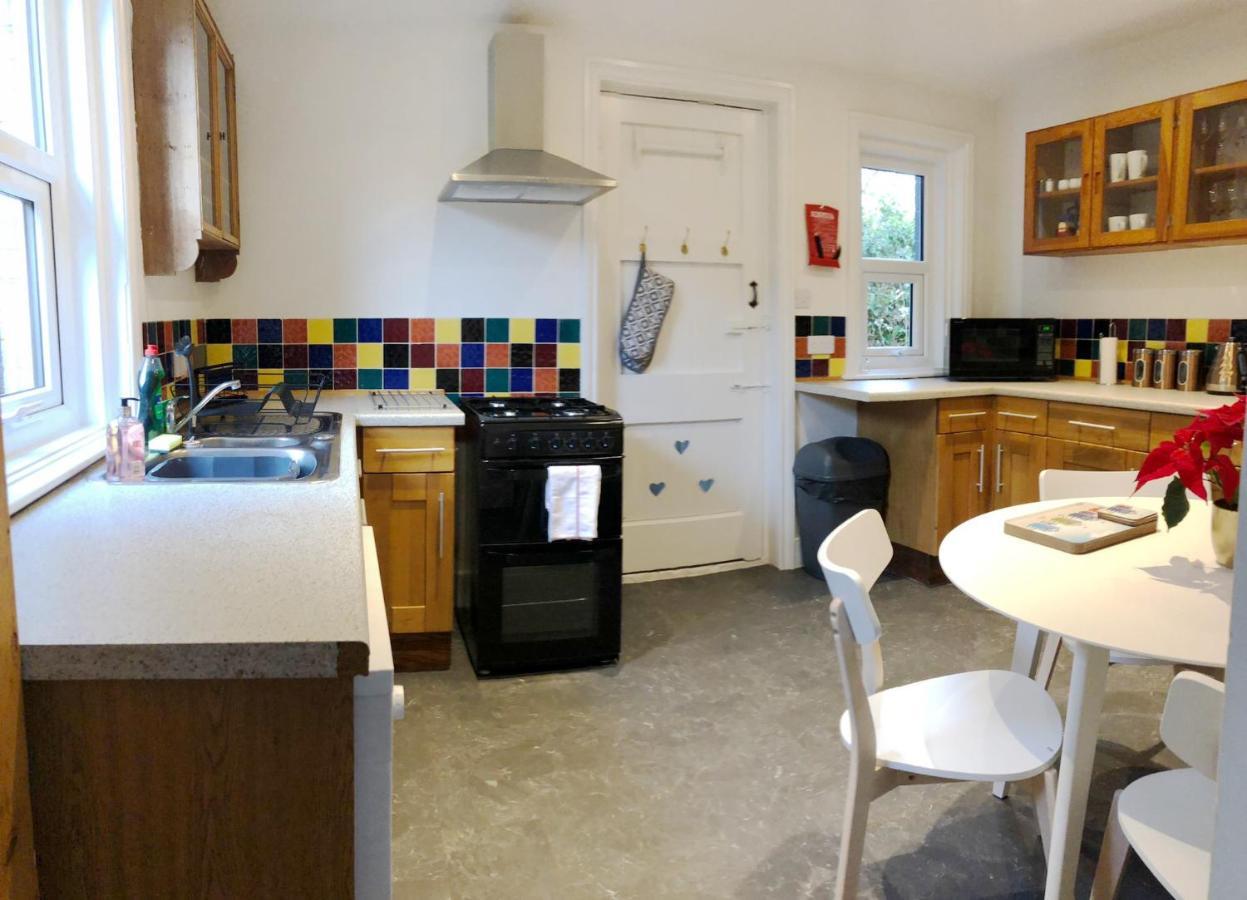 April Lodge Summer Breeze -3Bed-Sleeps 6-Parking-Walk To The Beach-Spacious-Families-Groups-Professionals-Contractors Welcome Bournemouth Exterior foto