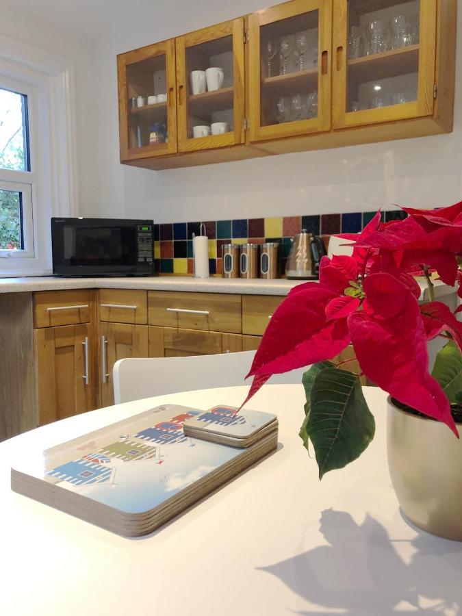 April Lodge Summer Breeze -3Bed-Sleeps 6-Parking-Walk To The Beach-Spacious-Families-Groups-Professionals-Contractors Welcome Bournemouth Exterior foto