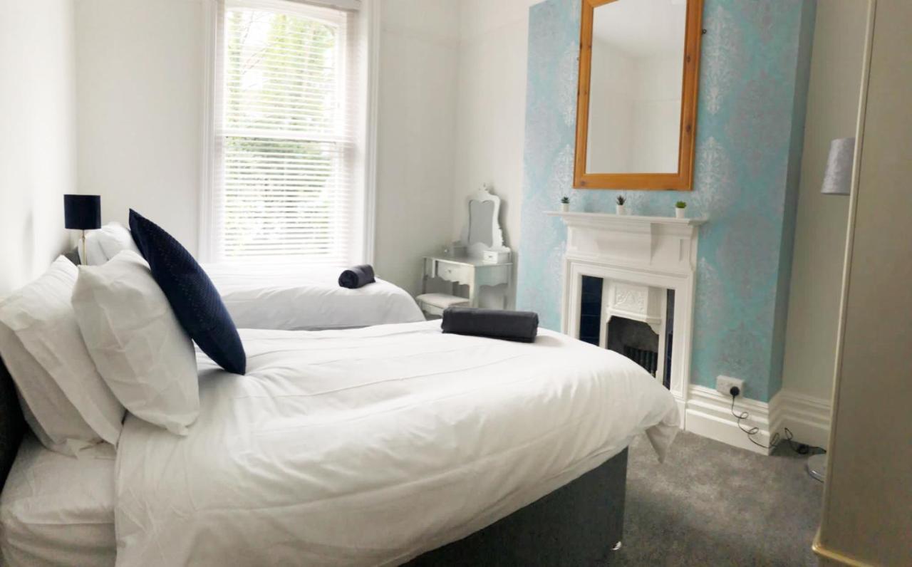 April Lodge Summer Breeze -3Bed-Sleeps 6-Parking-Walk To The Beach-Spacious-Families-Groups-Professionals-Contractors Welcome Bournemouth Exterior foto