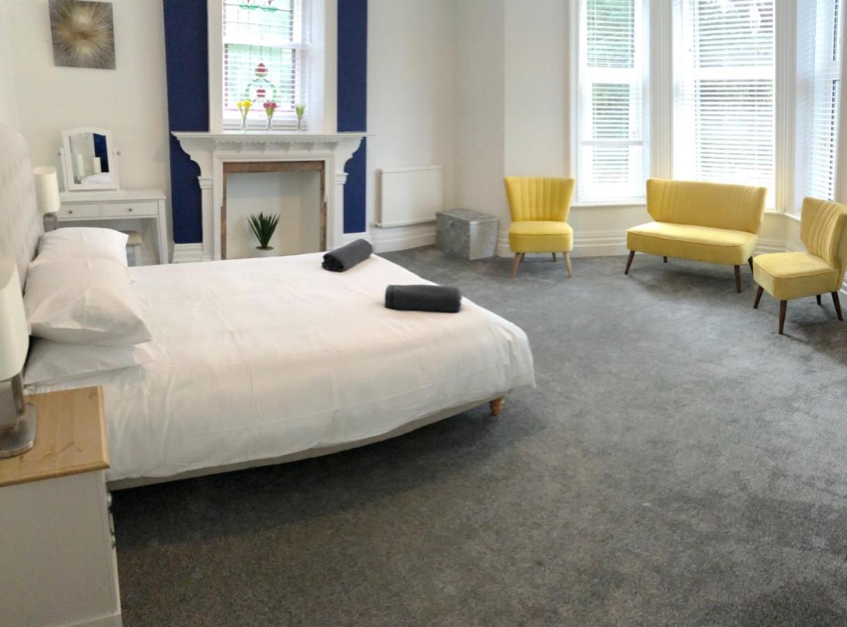 April Lodge Summer Breeze -3Bed-Sleeps 6-Parking-Walk To The Beach-Spacious-Families-Groups-Professionals-Contractors Welcome Bournemouth Exterior foto